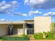 Casa Le Grand Jardin marca o acesso ao empreendimento localizado às margens da DF-140 Casa Le Grand Jardin marca o acesso ao empreendimento localizado às margens da DF-140