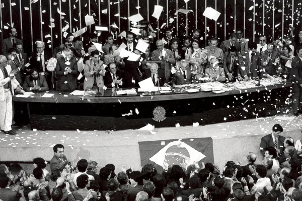 Encerramento das votações do texto da nova Constituição