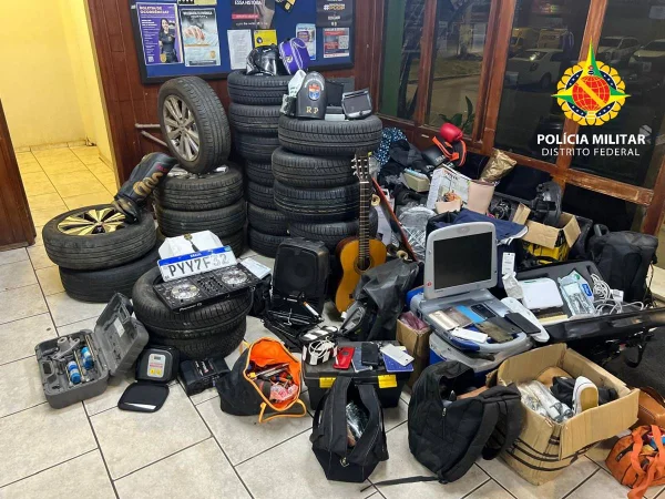 PMDF entra em casa de ladrão e flagra bens furtados, mas suspeito foge