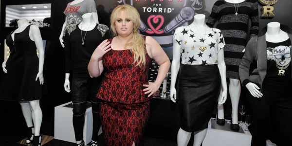 Tem para todo o mundo: Rebel Wilson lança coleção para todos os tipos de corpos