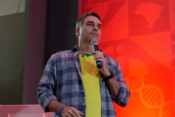 Flávio Bolsonaro na Feira Internacional da Cadeia Produtiva da Carne (Feicorte)