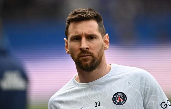 Messi tem acordo de 300 milhões de euros com time árabe, diz jornal