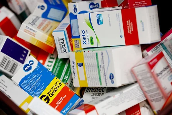 Ministério reduz repasse para 22 produtos do Farmácia Popular
