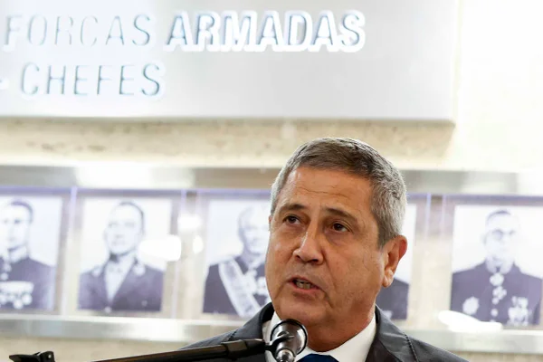Ministro da Defesa, general Braga Netto, apresenta os novos comandantes da Marinha - metrópoles