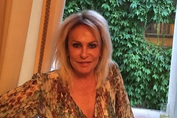 Fora do Mais Você, Ana Maria Braga exibe a cozinha de sua casa