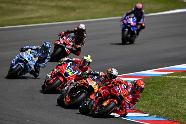 Foto colorida da etapa da Tchéquia de MotoGP - Metrópoles