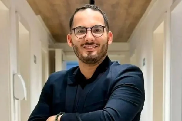 foto colorida de jornalista Jamerson Oliveira