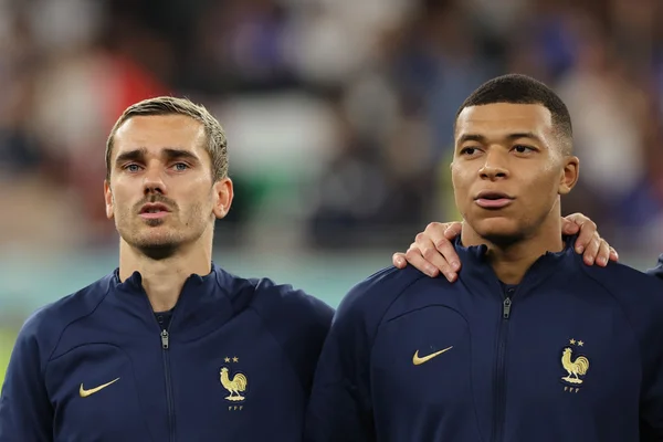 Mbappé capitão pode fazer Griezmann abandonar a seleção, afirma jornal