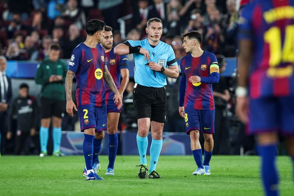 Barcelona prepara queixa à Uefa contra arbitragem em jogo da Champions