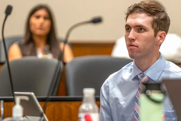 Tyler Robinson é acusado de matar o ativista Charlie Kirk