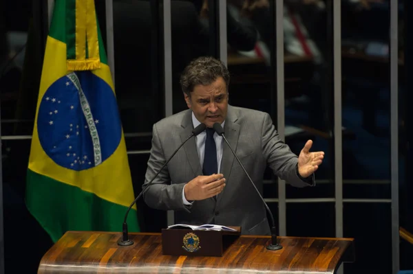 Aécio: a luta ainda não acabou, o impeachment chega agora ao Senado