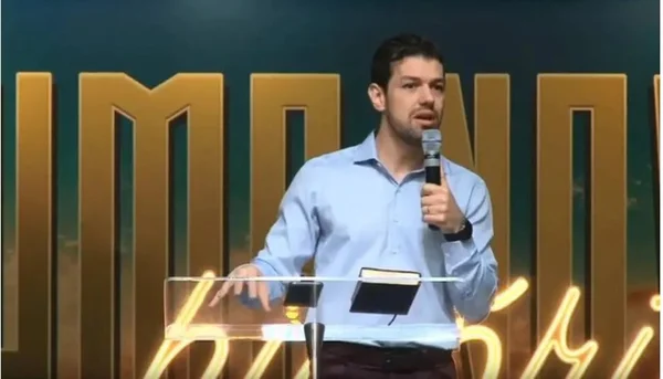 Pastor divide religiosos ao pedir apoio a partido de Bolsonaro