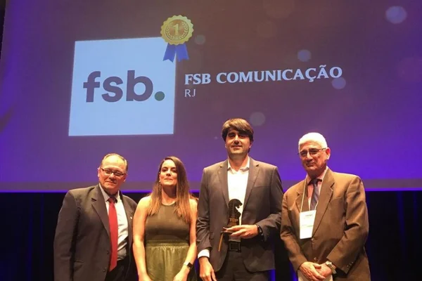 FSB celebra reconhecimento de melhor agência de comunicação