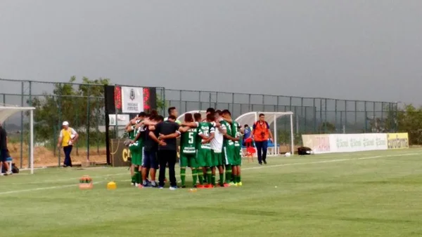1º jogo após tragédia, Chapecoense estreia com derrota na Copinha