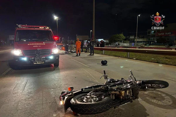 Motociclista morre ao atropelar cavalo solto em pista no DF