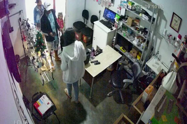Vídeo: pouco antes do crime, “Novo Lázaro” entrou em loja de celular
