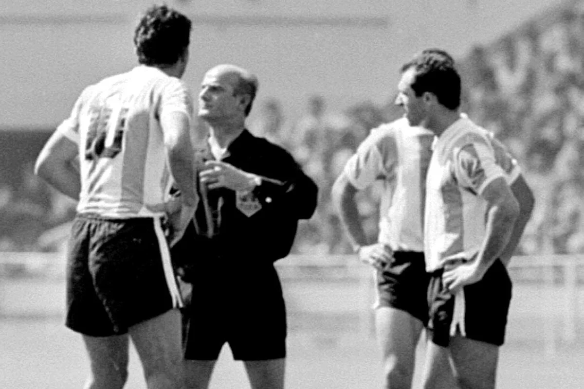 Antonio Rattín, ex-jogador e ídolo do Boca Juniors, morre aos 89 anos - imagem 3 Antonio Rattín, ex-jogador e ídolo do Boca Juniors, morre aos 89 anos - imagem 3