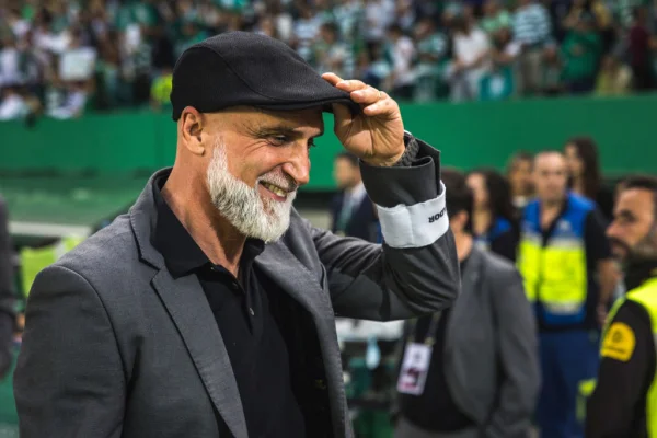 Imagem colorida de Álvaro Pacheco, novo técnico do Vasco- Metrópoles