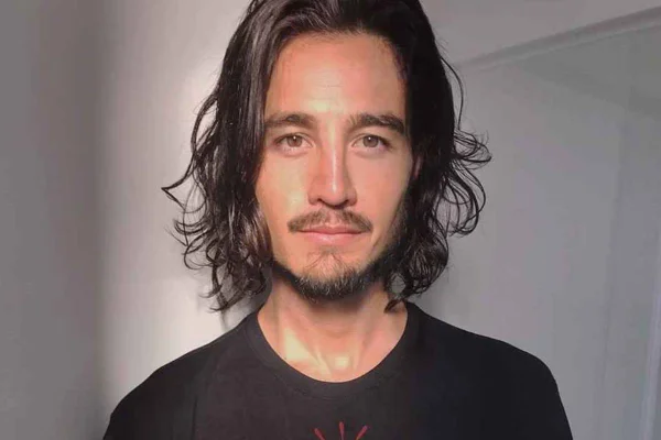 Tiago Iorc atualiza estado de saúde após ser internado