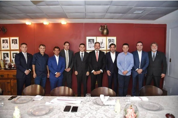 Como foi o almoço em que Lira confirmou Hugo Motta como seu candidato