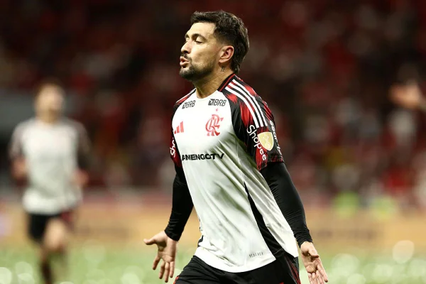 Com duas vitórias, Flamengo elimina Inter e avança na Libertadores