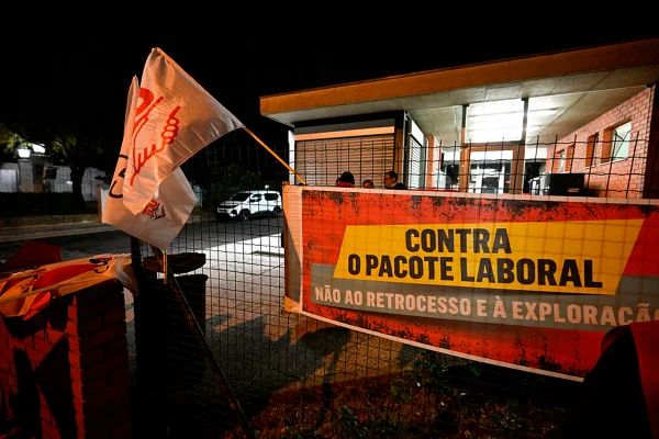 imagem colorida greve geral portugal