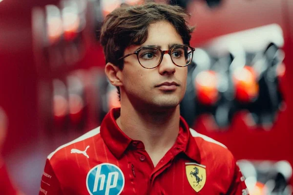 Promessa brasileira, Rafa Câmara pilota carro da F1 pela 1ª vez; veja
