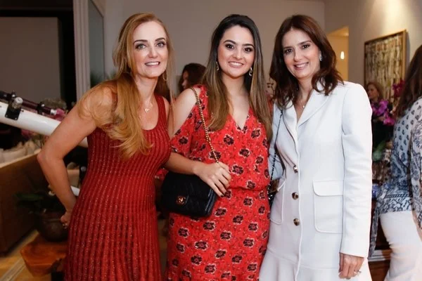 Maria da Graça Miziara com Marcela e Mônica Azambuja Maria da Graça Miziara com Marcela e Mônica Azambuja