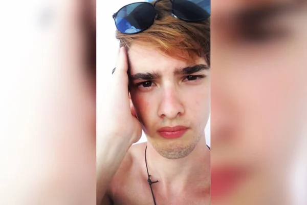 Bolsonaro presta solidariedade à família de jovem assassinado em SP