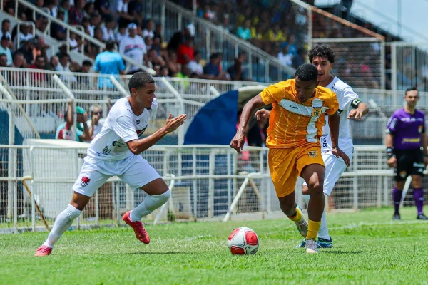 Brasiliense pressiona no fim, mas sai derrotado na estreia da Copinha