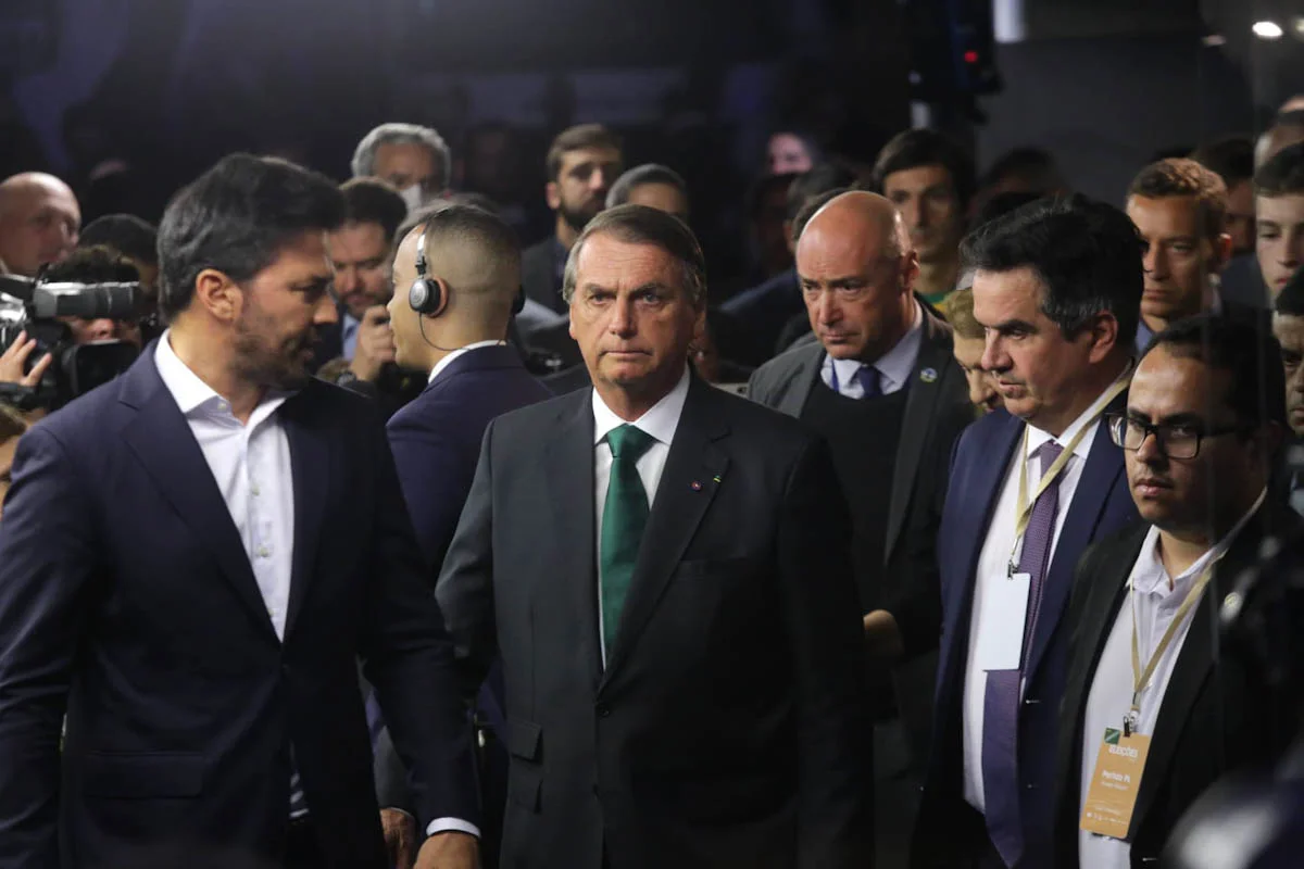 Há 4 anos, Lula debatia com Bolsonaro pai na Band; relembre destaques - imagem 6 Há 4 anos, Lula debatia com Bolsonaro pai na Band; relembre destaques - imagem 6