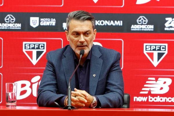 Rui Costa explica saída de Crespo e faz elogios a Roger Machado