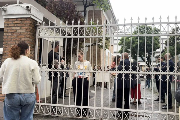 Locais de votação em SP têm portas fechadas mesmo após prorrogação do STF