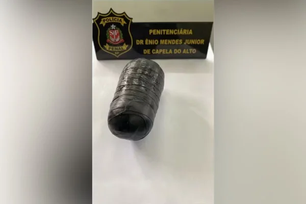 Mulher é presa com maconha na vagina ao visitar marido em presídio - destaque galeria Mulher é presa com maconha na vagina ao visitar marido em presídio - destaque galeria