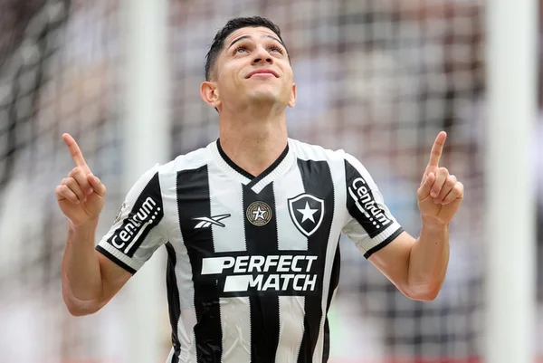 Imagem colorida de Savarino, jogador do Botafogo- Metrópoles