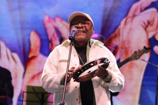 homem idoso negro