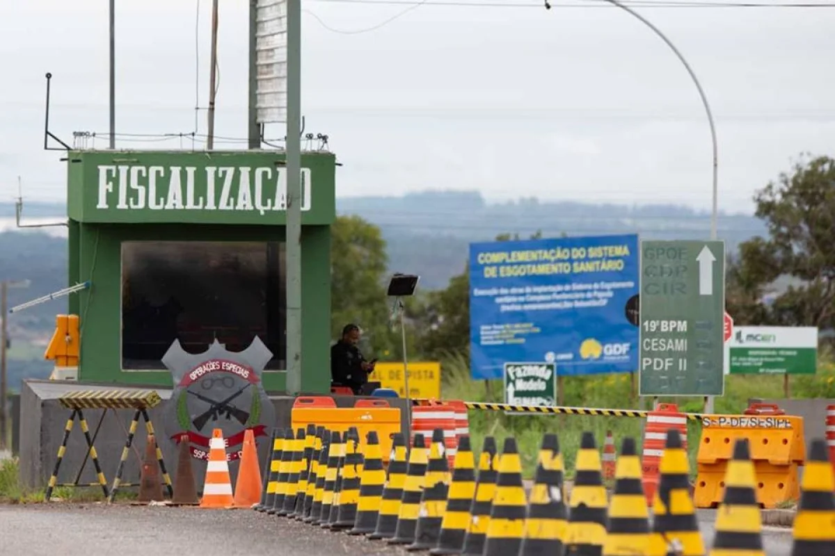 funcionário furtou cartões de policiais em plantões e fez compras — Papuda