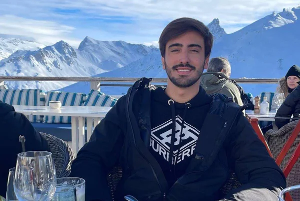 Foto colorida de Bento Morais, filho de Glória Pires e Orlando Morais - Metrópoles