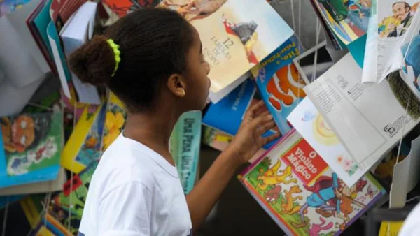 Reforma tributária pode afetar Programa Nacional do Livro Didático