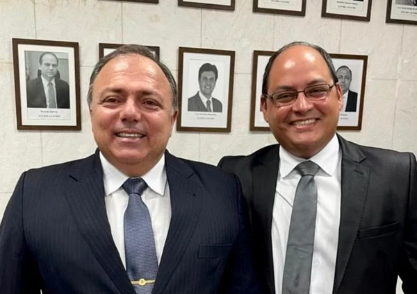 Senador quer convocar advogado de milicianos nomeado para a Saúde