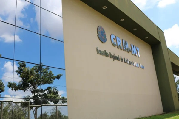 Imagem colorida do prédio do CRM-MT