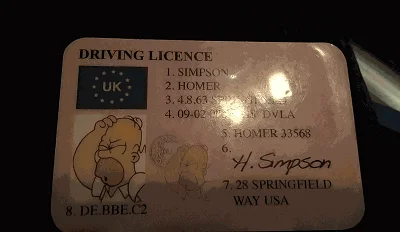 Homem usa carteira de motorista com “foto” de Homer Simpson e é preso