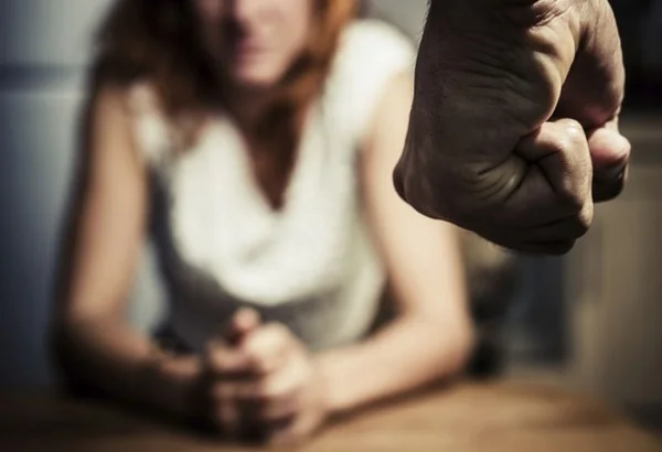 Mulheres denunciam machismo do cotidiano pela hashtag “#meuamigosecreto”