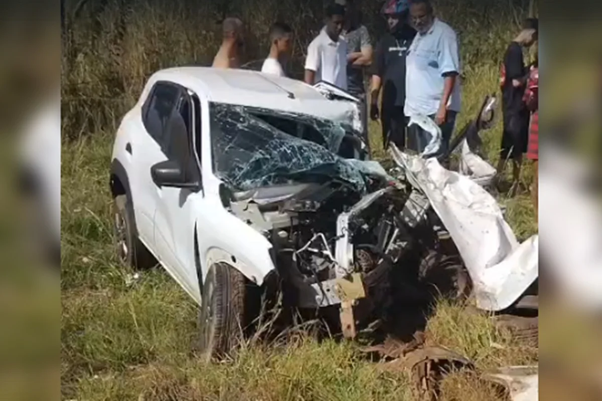 Acidente entre carro e caminhão deixa homem morto em Samambaia