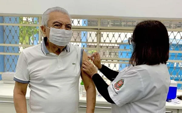 Mauricio de Sousa recebe críticas após 4ª dose da vacina contra Covid