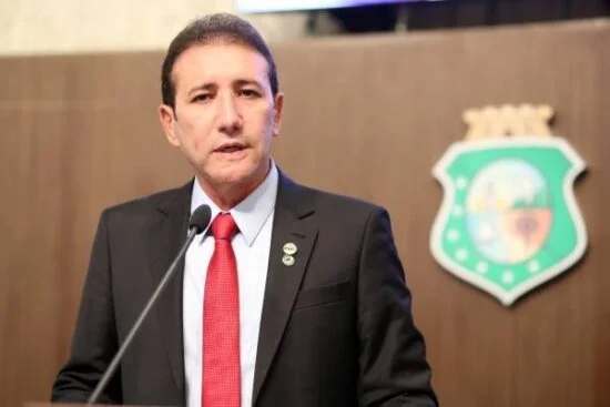 Justiça decreta prisão preventiva de ex-deputado flagrado com R$ 1,9 mi