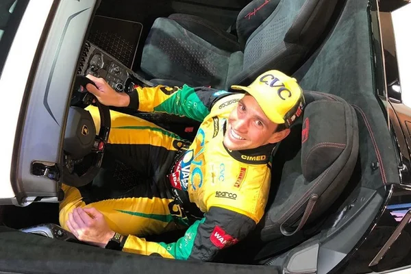 Piloto Lucas Foresti concorre a prêmio na Fan Push, da Stock Car