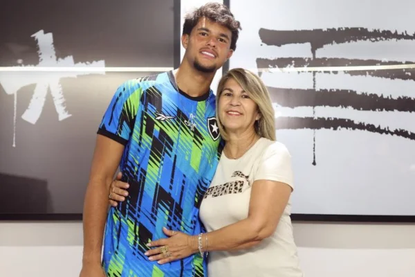 Botafogo: avó de Bruninho celebra contrato do neto: “Dia histórico”