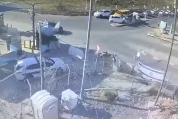 Filho de embaixador de Israel é gravemente ferido