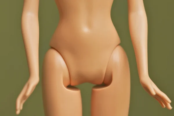 Labioplastia: por que mulheres querem ter a “vagina de boneca”?